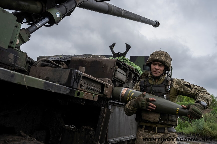 เพนตากอน เตรียมมอบอาวุธให้ยูเครนมูลค่า 300 ล้านดอลลาร์ เพนตากอนจะเร่งจัดหาอาวุธประมาณ 300 ล้านดอลลาร์ (235 ล้านปอนด์) ไปยังยูเครน